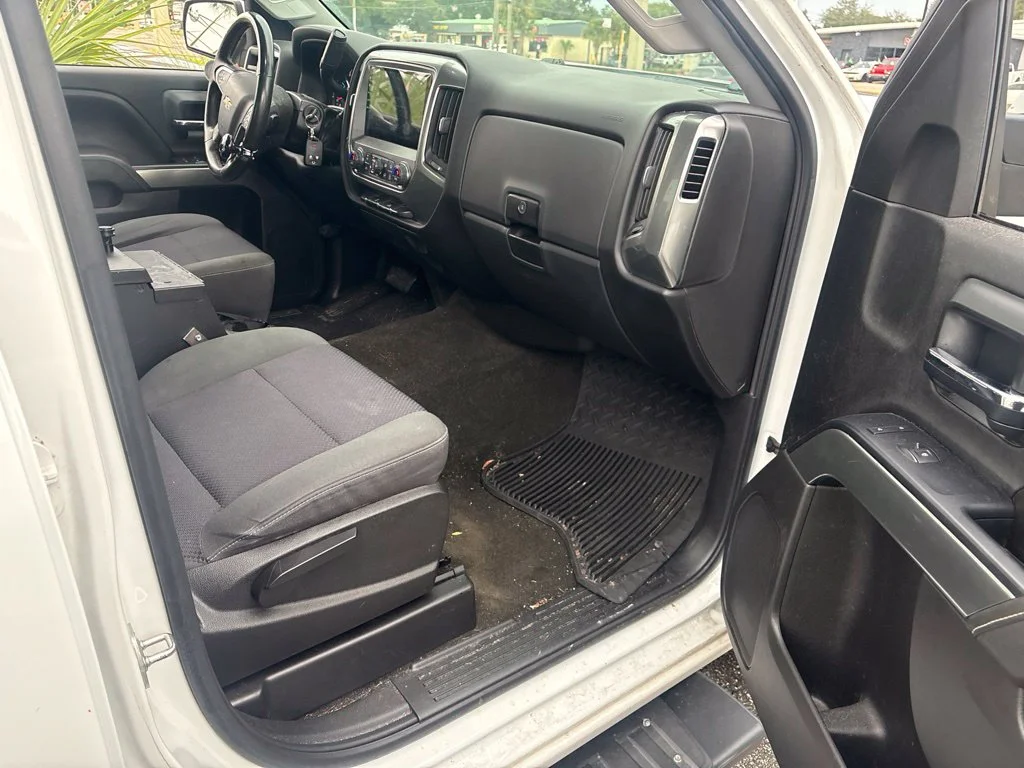 Used 2017 White Chevrolet LT image 24