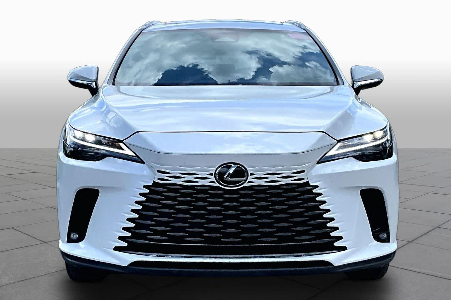 Used 2024 Eminent White Pearl Lexus Premium image 4