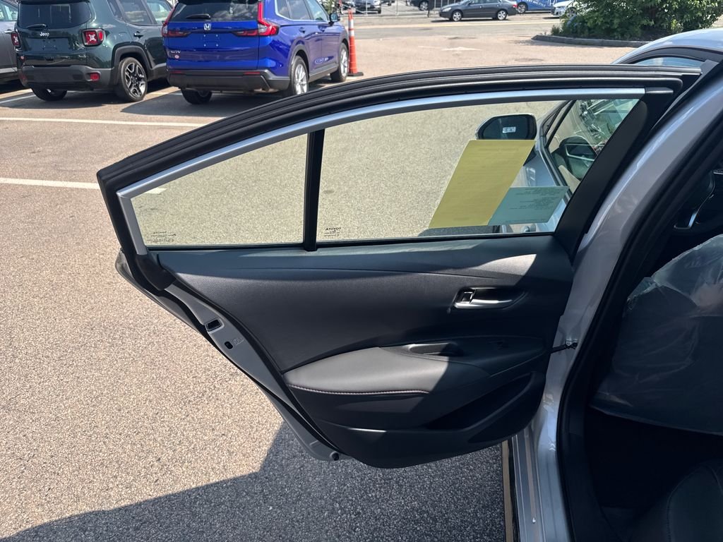 New 2026 Classic Silver Metallic with Midnight Black Metallic roof Toyota XSE image 35