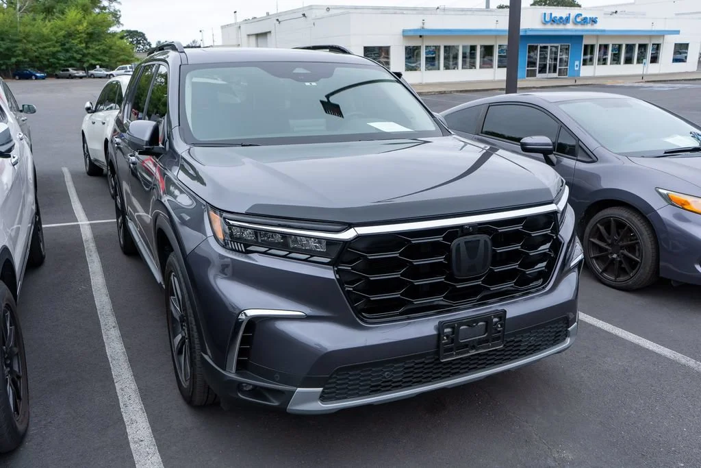 Certified Used 2024 Modern Steel Metallic Honda AWD ELITE image 39