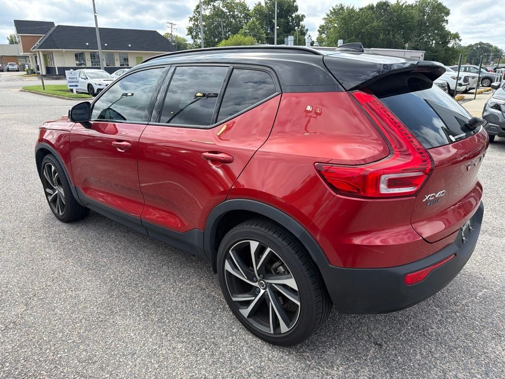 Used 2021 Red Volvo R-Design image 9