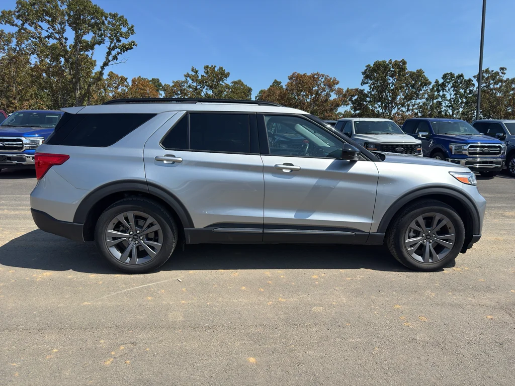 Certified Used 2023 Iconic Silver Metallic Ford XLT image 4