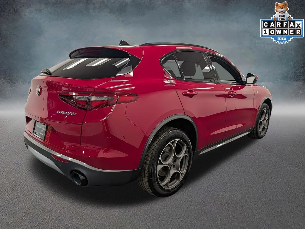 Used 2023  Alfa Romeo Ti image 4