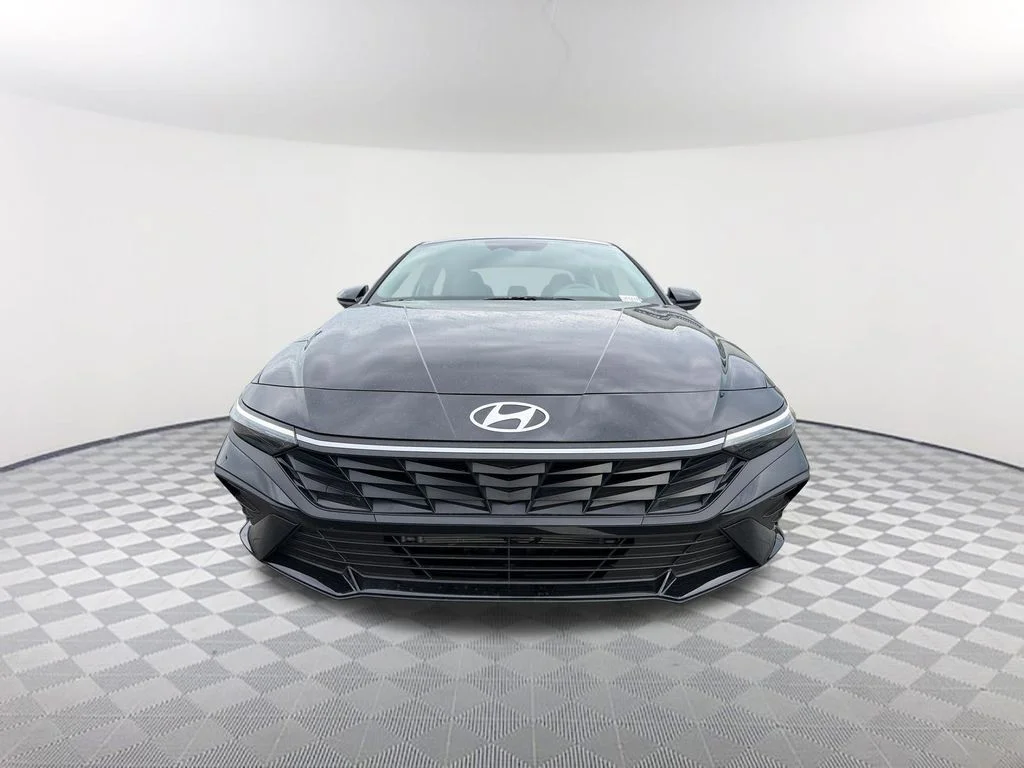 Used 2026 Black Hyundai Blue image 2