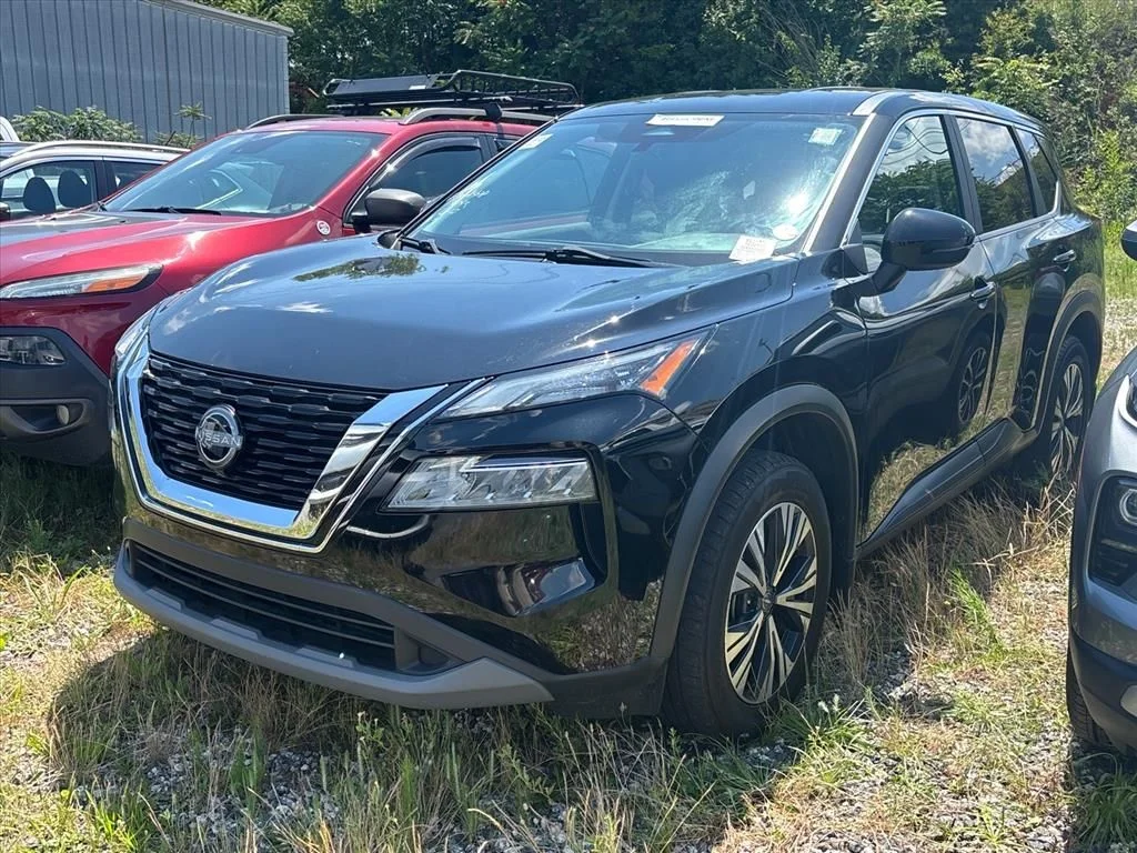 Used 2022 Black Nissan SV image 2