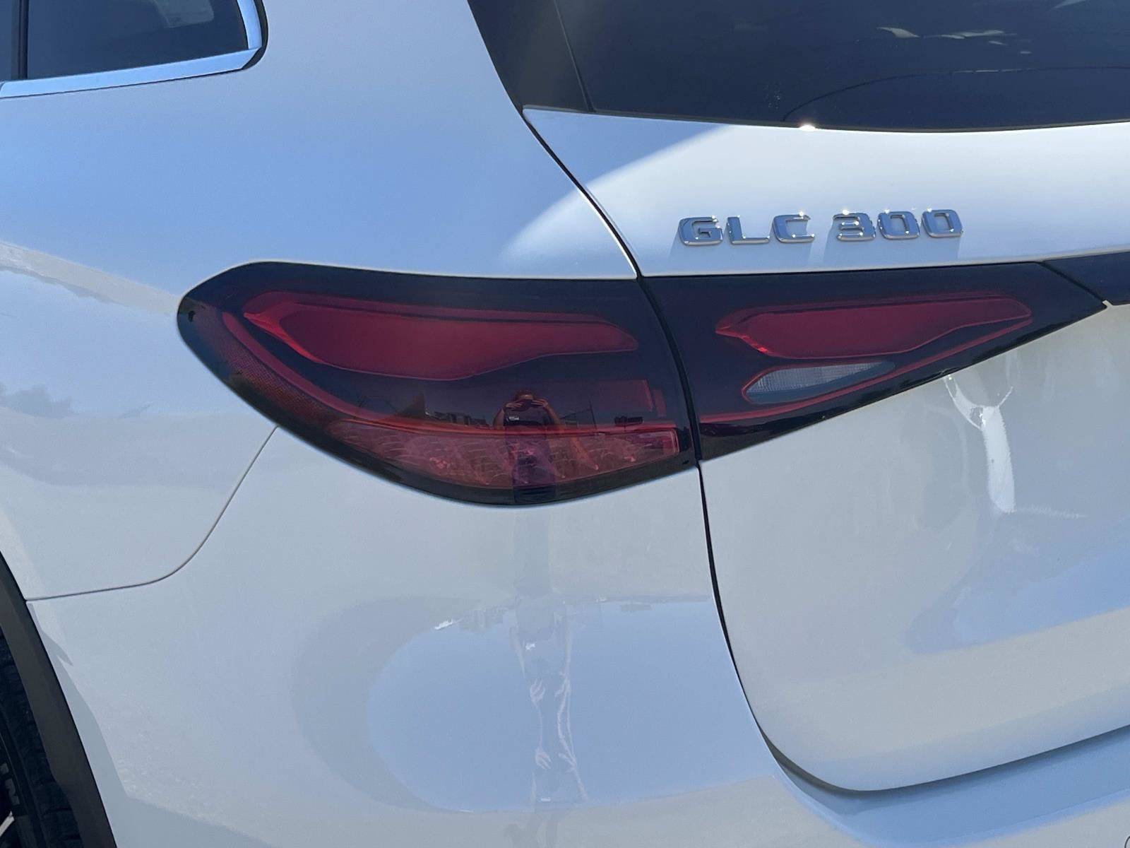 Used 2026 Polar White Mercedes-Benz GLC 300 image 10