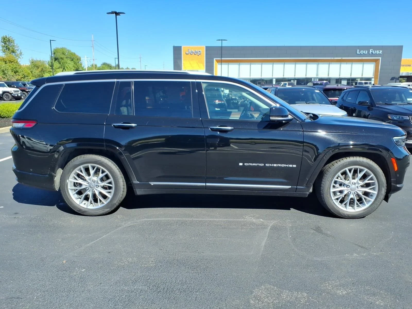 Used 2023 Bright White Clearcoat Jeep Summit image 29