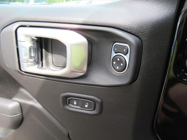 New 2026 Black Clear-Coat Exterior Paint Jeep Sport S image 21