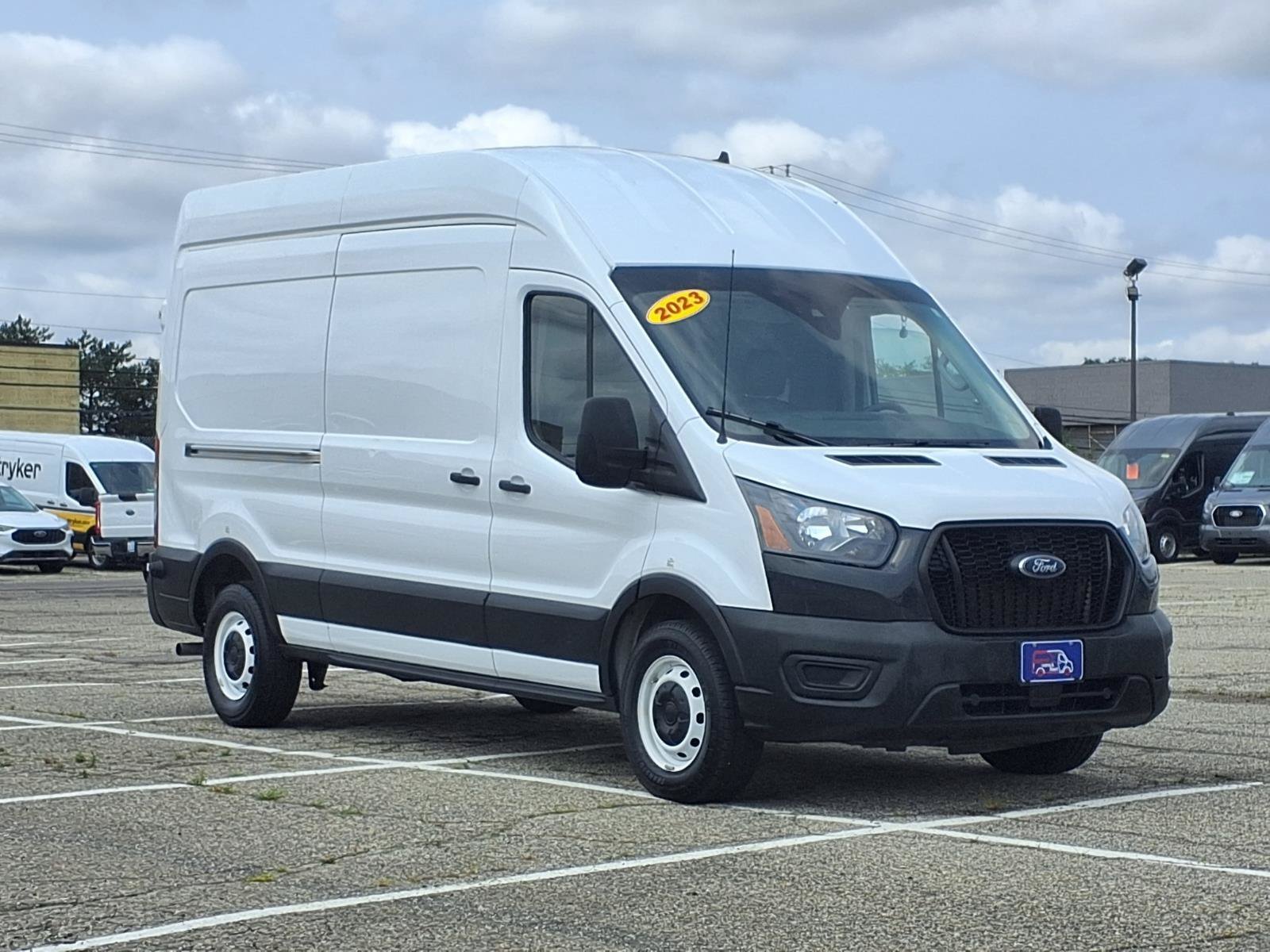 Certified Used 2023 Oxford White Ford Base image 1