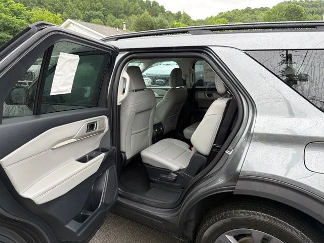 New 2026 Carbonized Gray Metallic Ford Active image 98