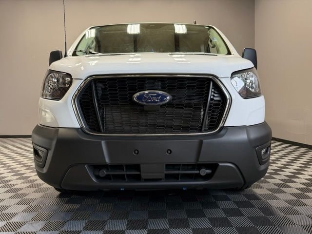 Used 2025 Oxford White Ford Base image 3