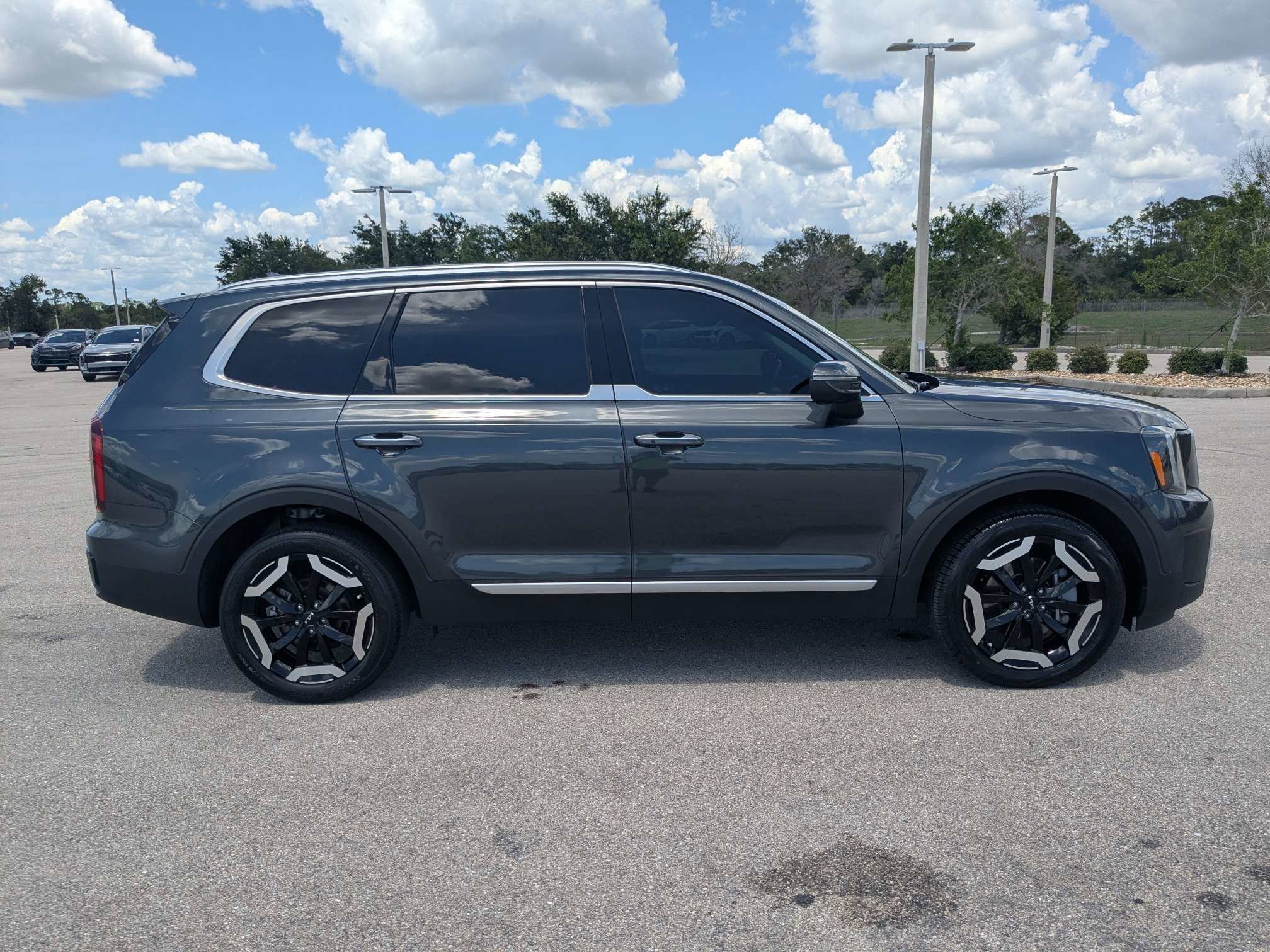 Used 2024 Gravity Gray Kia S image 4