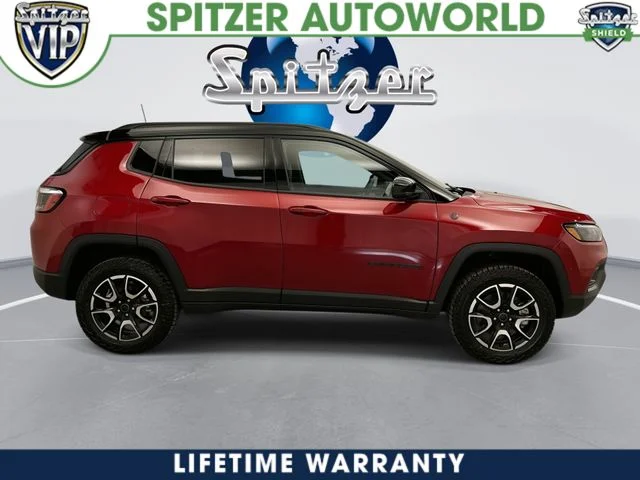 New 2026 Red Hot Pearl-Coat Exterior Paint Jeep Trailhawk image 10