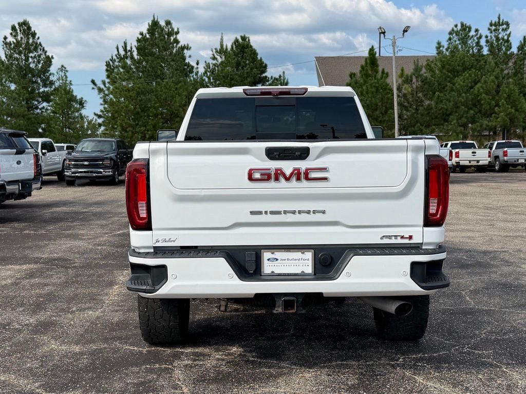 Used 2022 White GMC AT4 image 17