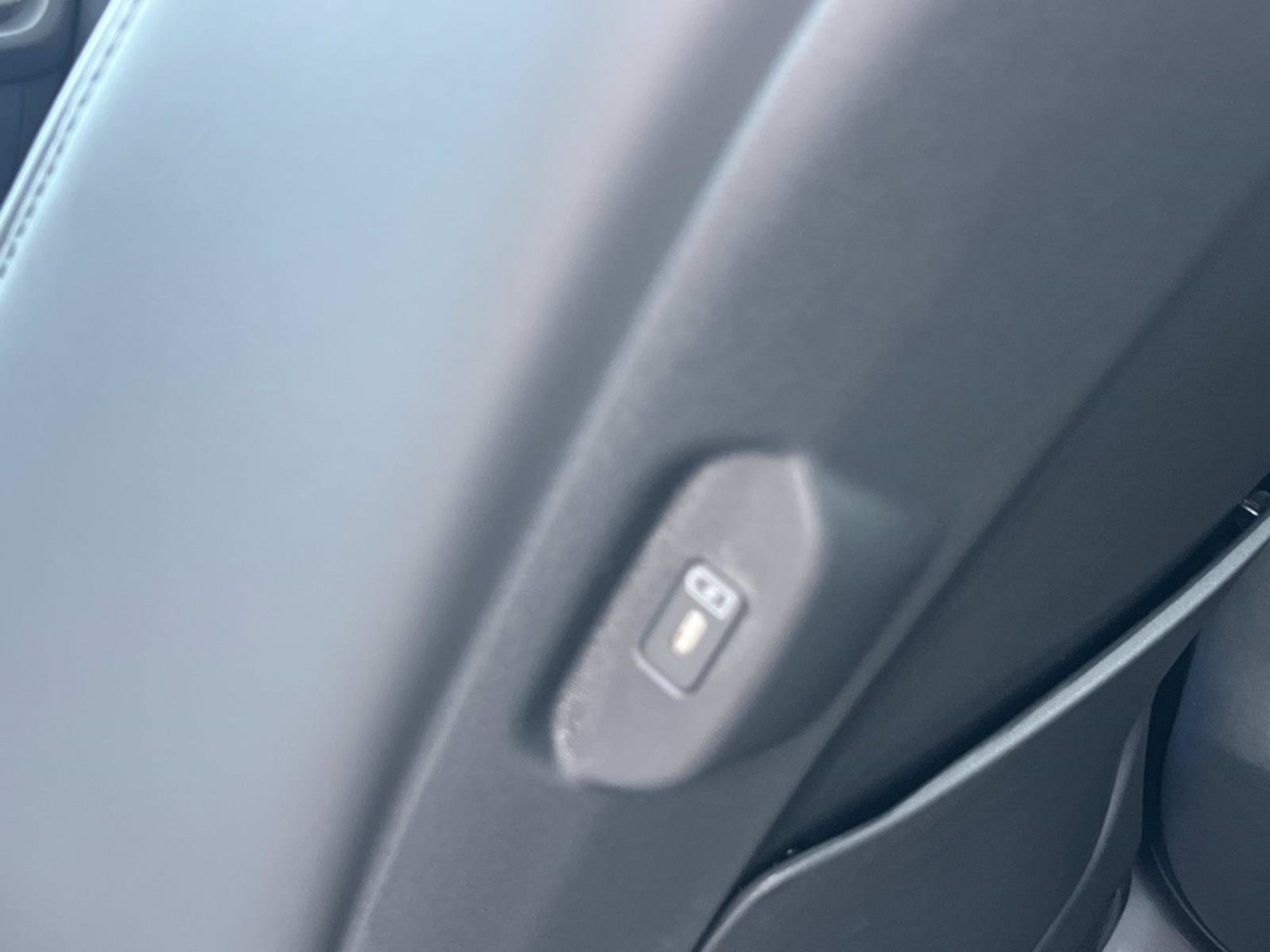 New 2027 Pale Gray Kia X-Line S image 17