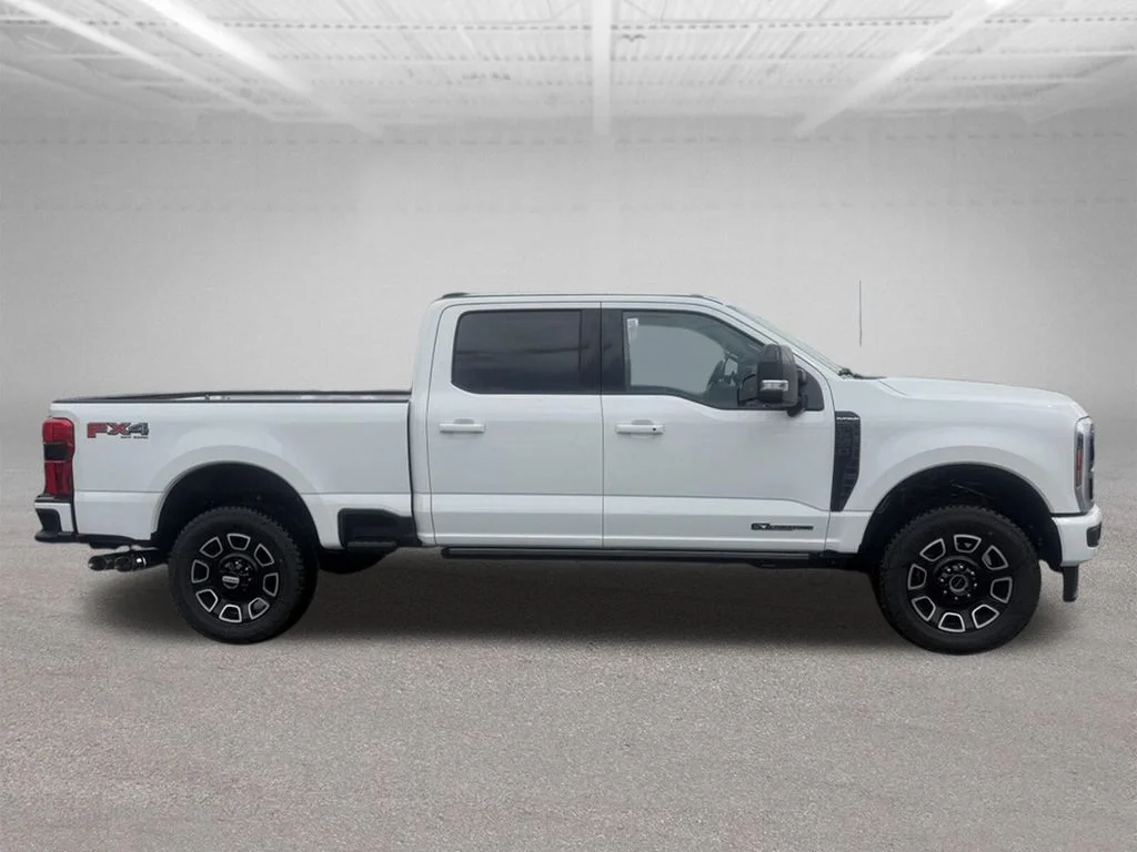 New 2026 Star White Metallic Tri-Coat Ford F-250® Platinum® image 2