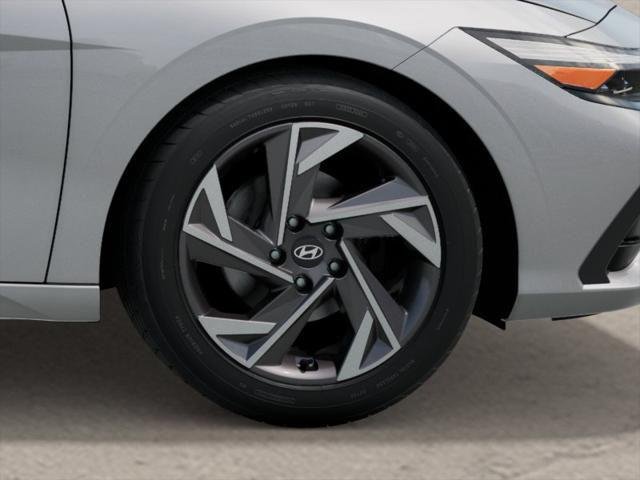 2025 Hyundai Elantra Limited - Photo 8