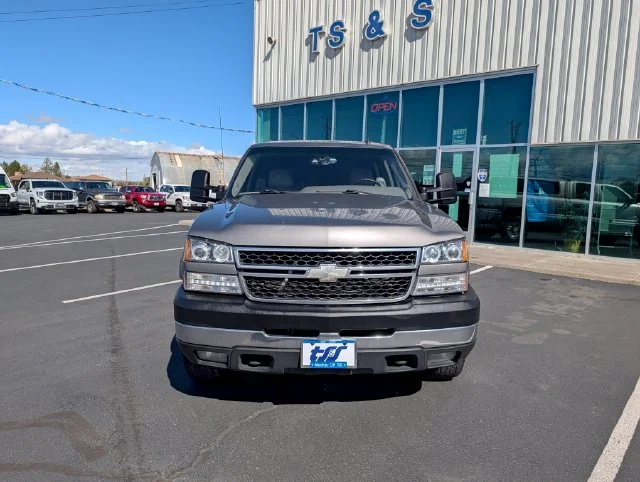 Used 2006 Gray Chevrolet LT image 8
