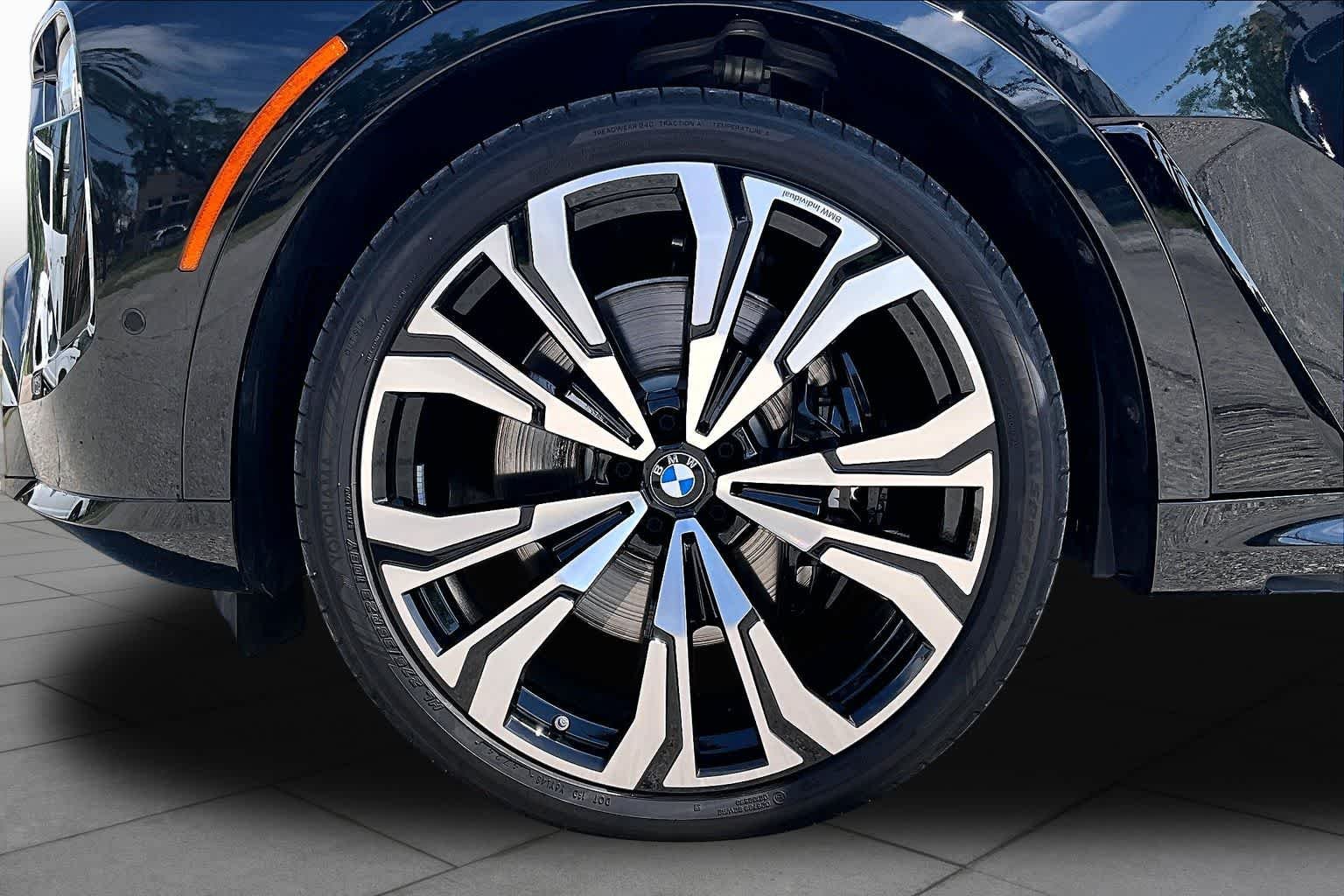 Used 2026 Black Sapphire Metallic BMW xDrive40i image 10