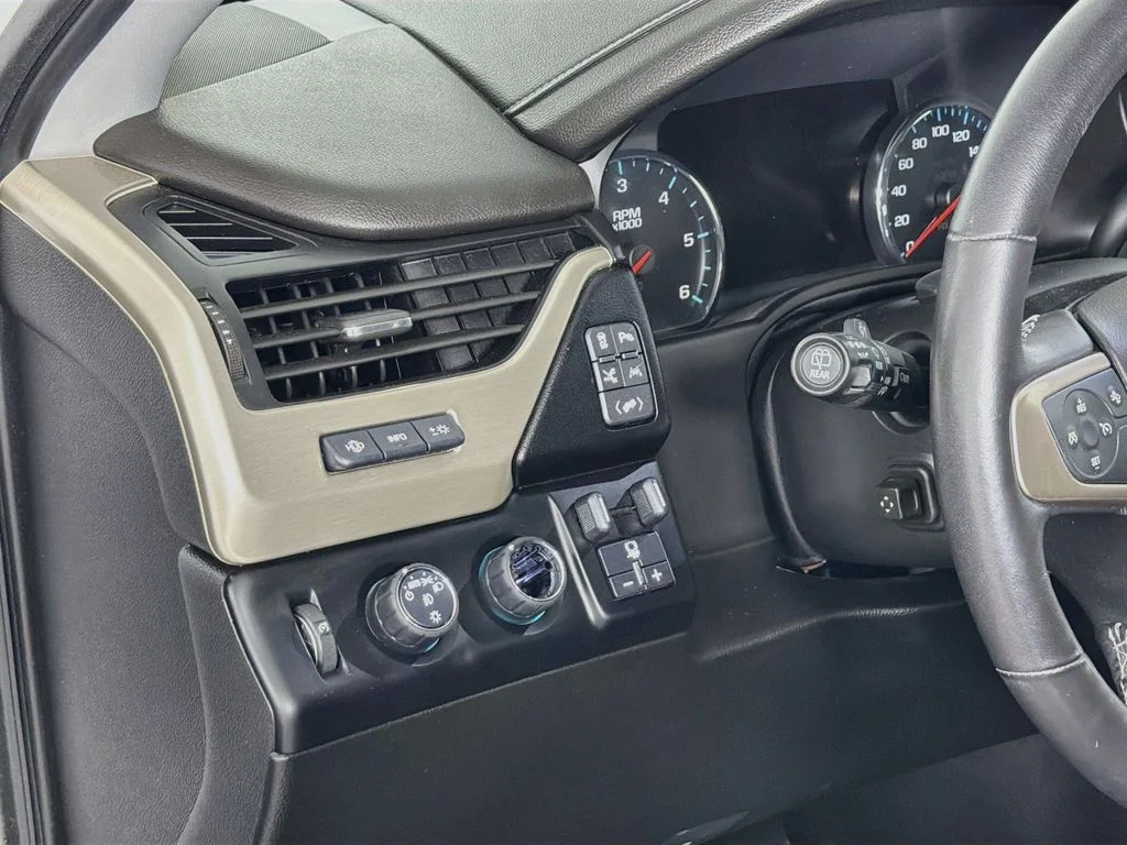 Used 2018 White GMC Denali image 11