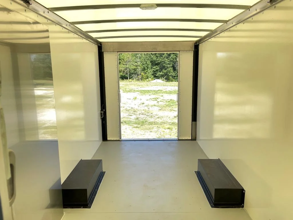 New 2025 Summit White GMC 1WT image 34