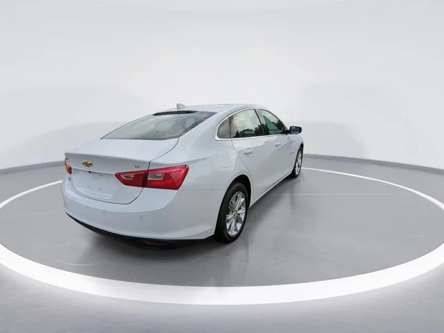 Used 2024 White Chevrolet LT image 7
