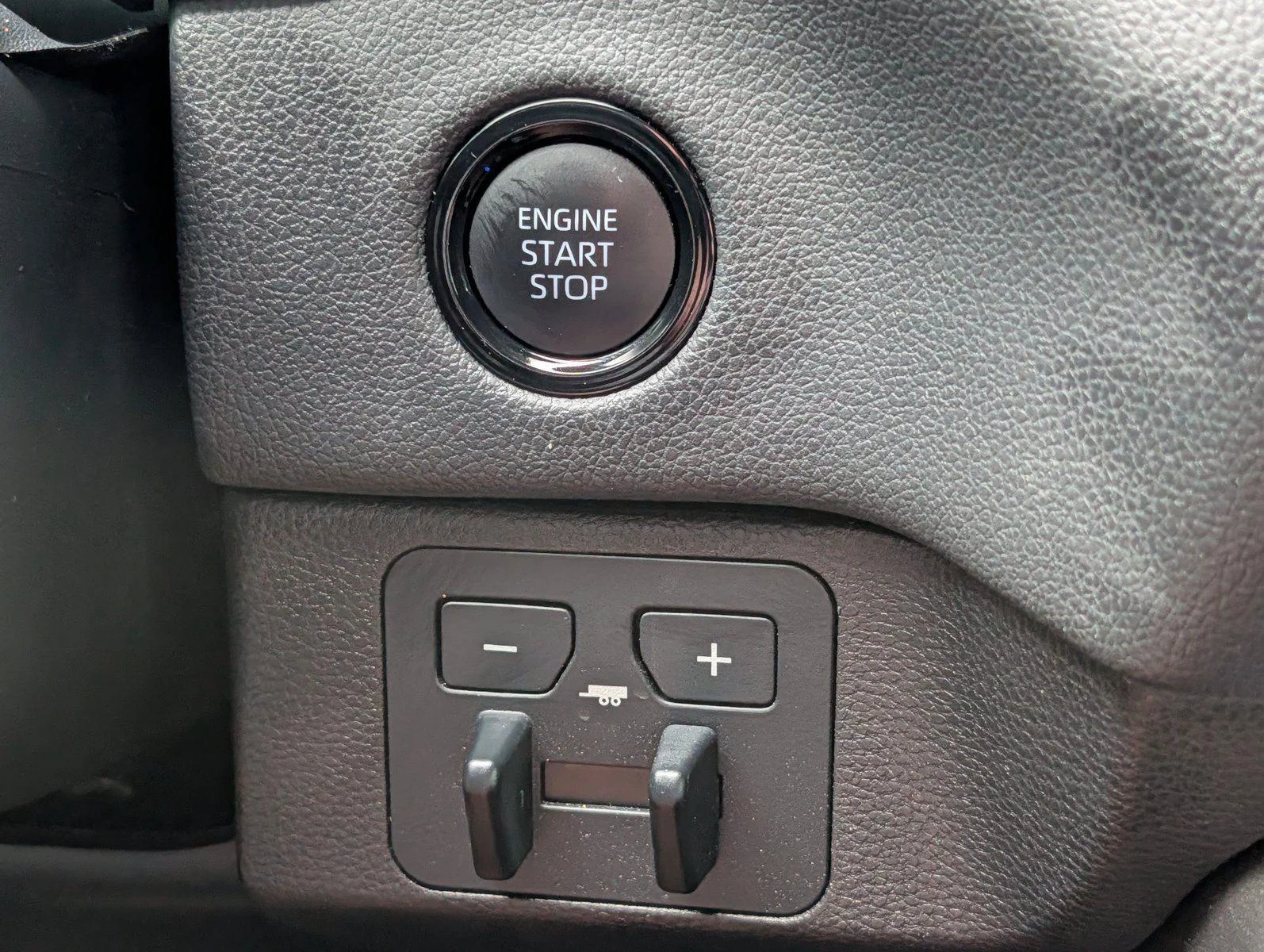 Used 2025 Lunar Rock Toyota Limited image 28