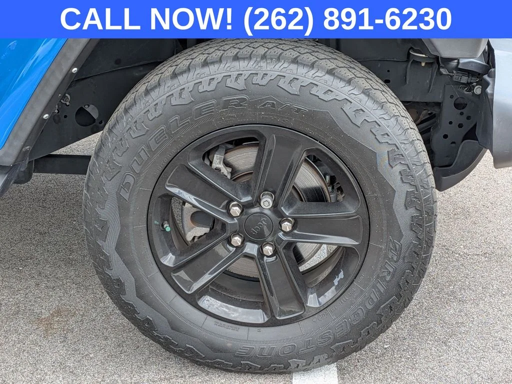 Used 2021 Blue Jeep Unlimited Sahara Altitude image 9