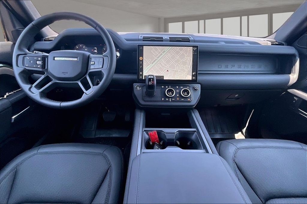 Used 2026 Green Land Rover S image 14