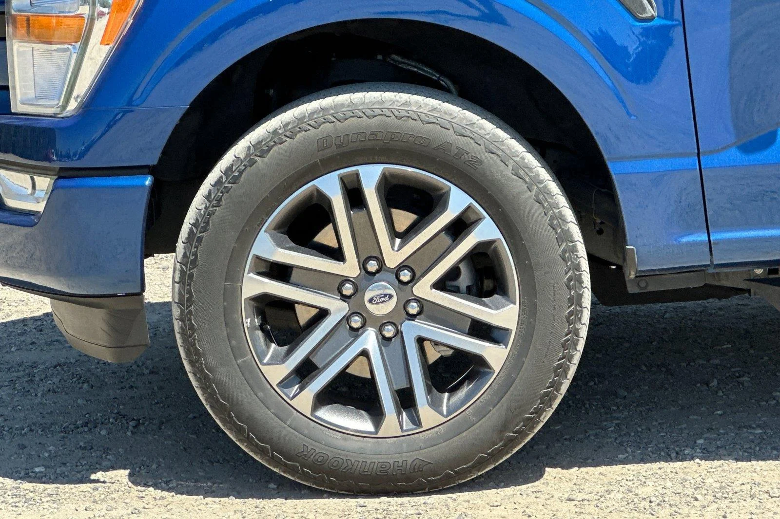 Used 2022 Atlas Blue Ford XL image 23