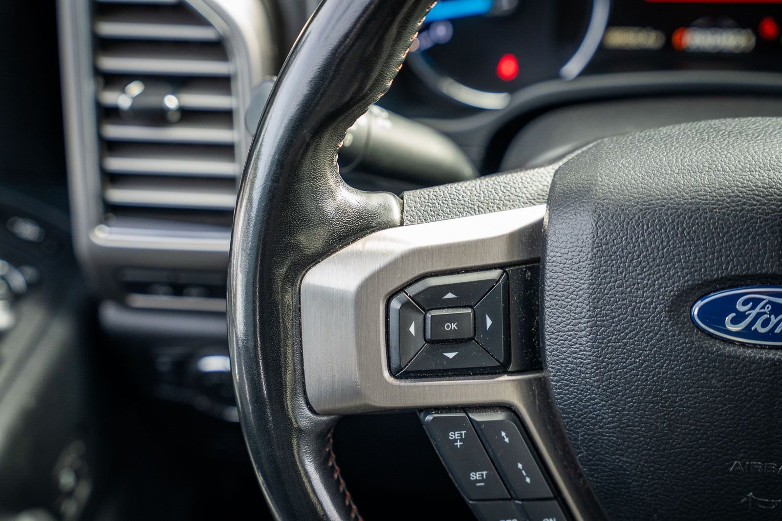 Used 2019 Black Ford Platinum image 35