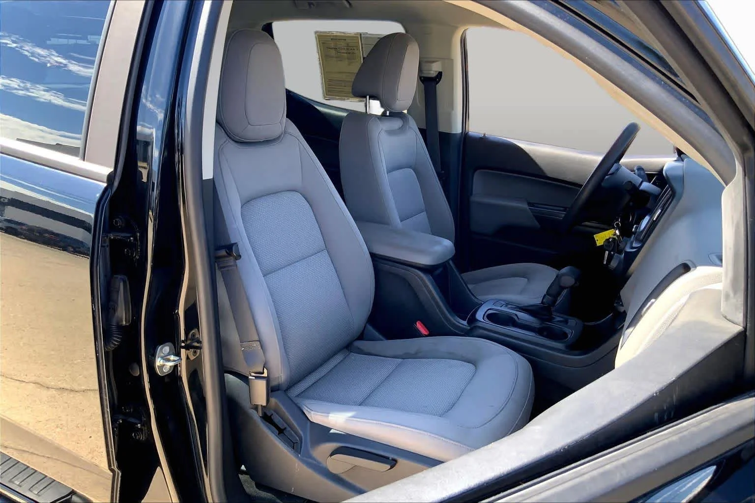 Used 2018 ONYX BLACK GMC 2WD image 9