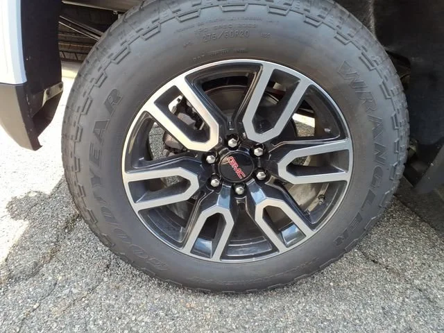 2026 GMC Sierra 1500 AT4 - Photo 8
