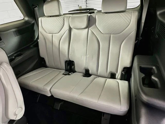 Certified Used 2025 Black Hyundai SEL Premium image 12
