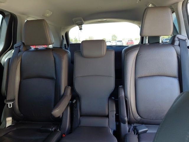 Used 2018 Silver Honda EX-L image 31