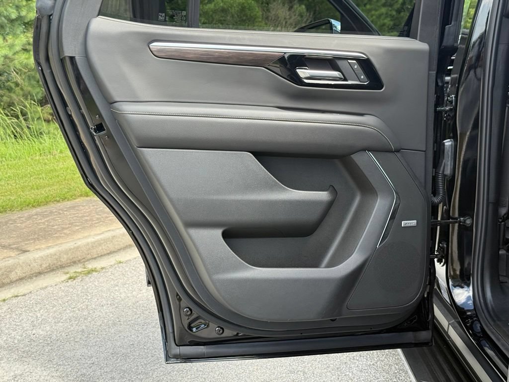 2025 Chevrolet Tahoe Premier - Photo 25