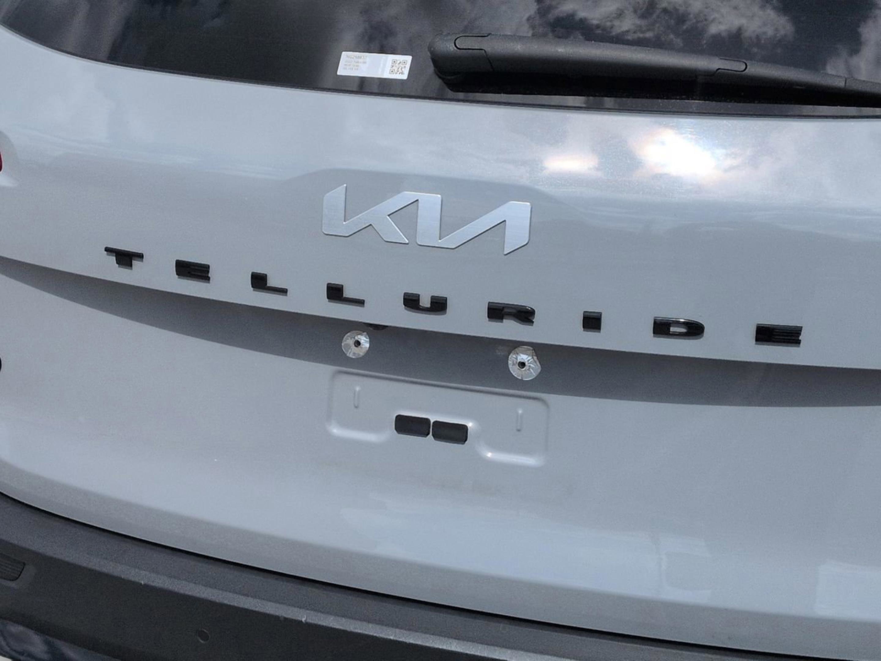 Certified Used 2022 Wolf Gray Kia SX image 37