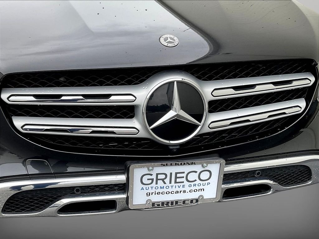 Used 2022 Black Mercedes-Benz GLC 300 image 32