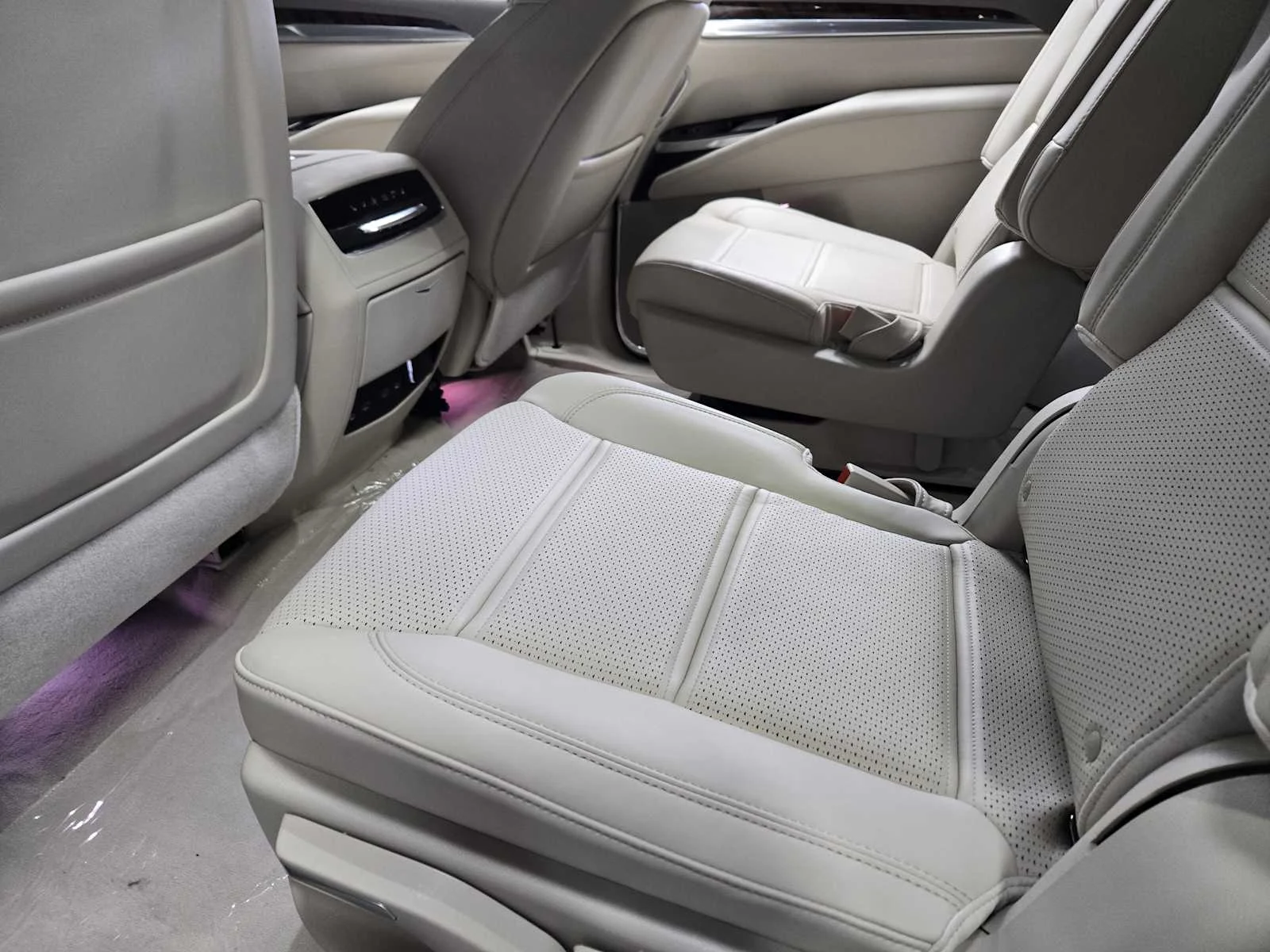 2026 Cadillac Escalade Platinum Sport - Photo 20