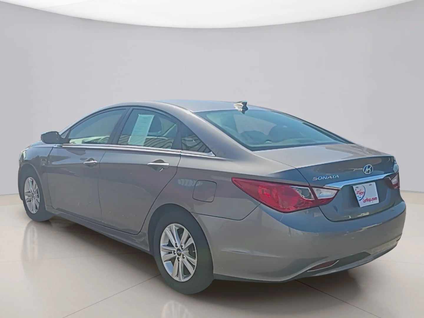 Used 2013 Gray Hyundai GLS image 3