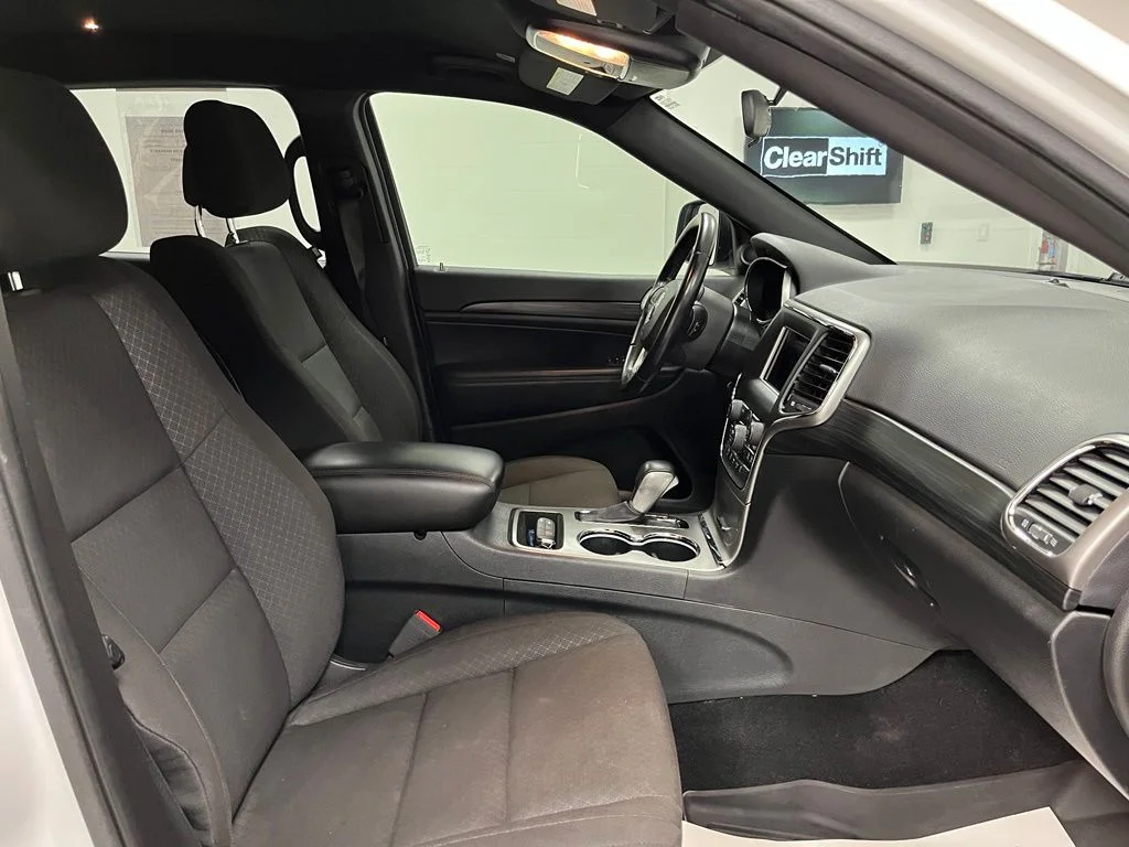 Used 2020 White Jeep Laredo E image 58