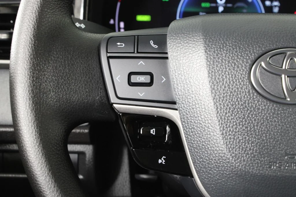 Used 2026 White Toyota LE image 24
