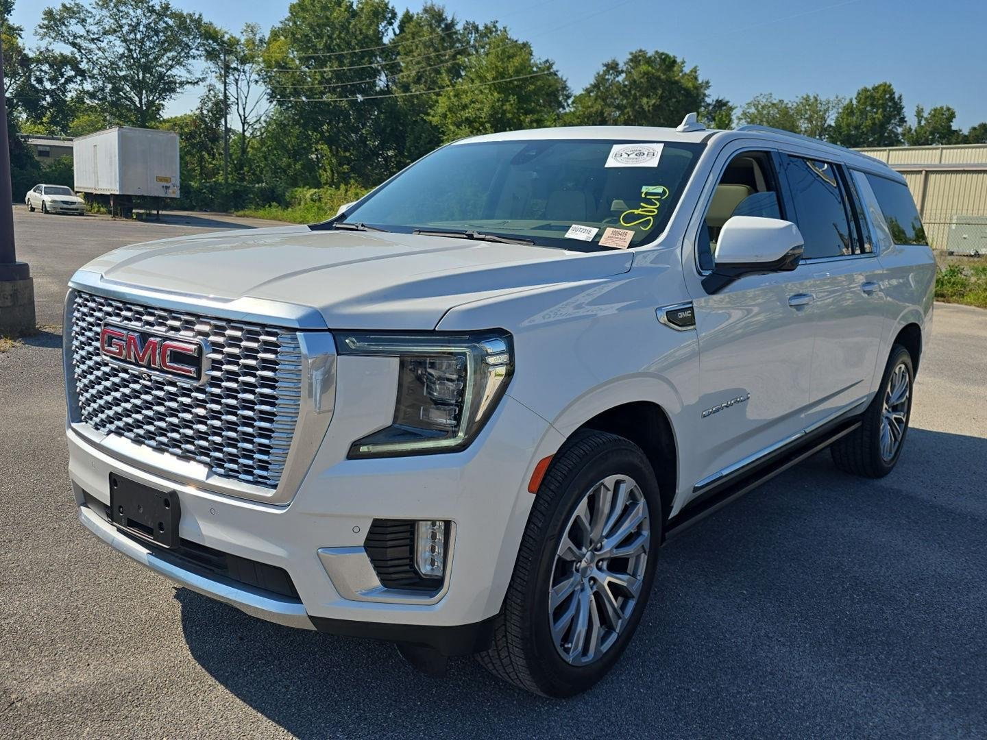 Used 2021 White Frost Tricoat GMC Denali image 11