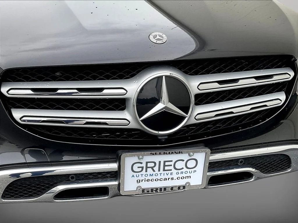 Used 2022 Black Mercedes-Benz GLC 300 image 32