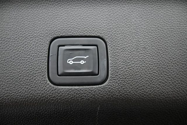 Used 2021 Beige GMC SLT image 14
