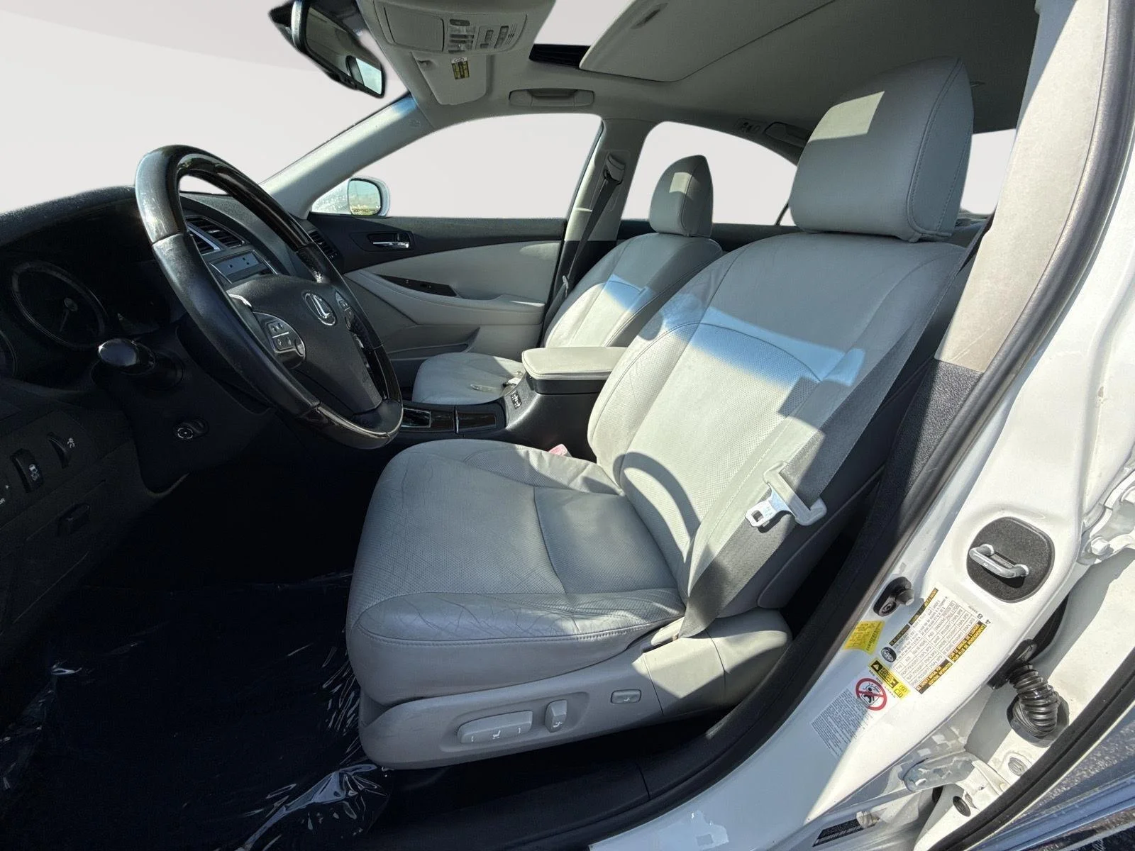 Used 2012 Starfire Pearl Lexus Base image 3