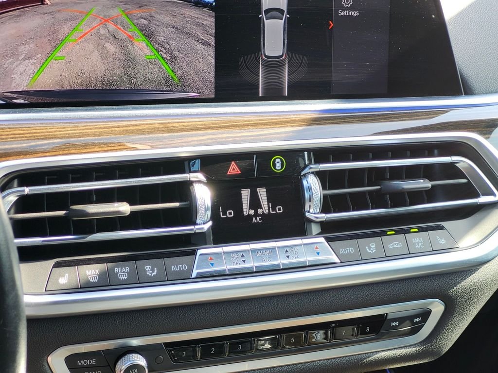 Used 2019 Gray BMW xDrive40i image 24