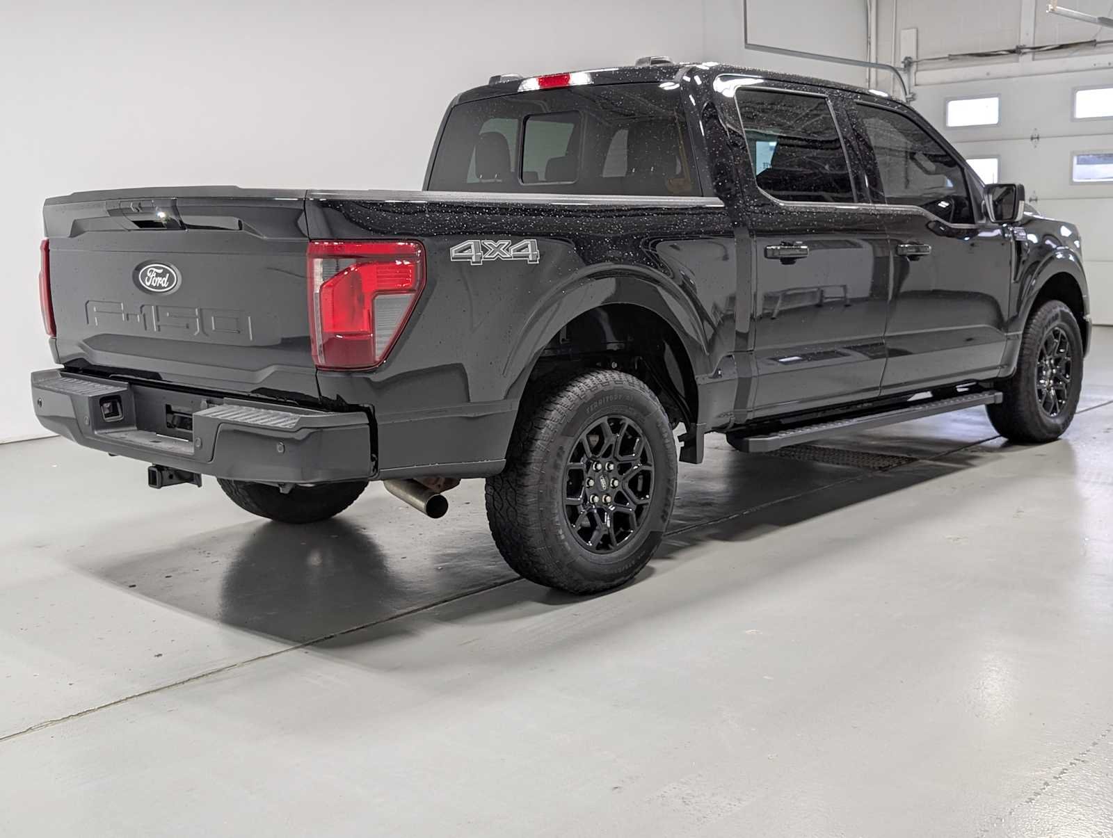 Used 2024 Agate Black Metallic Ford XLT image 8