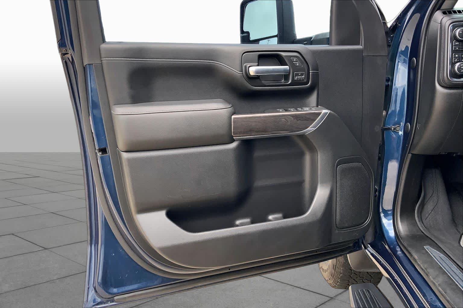 Used 2020 Northsky Blue Metallic Chevrolet LTZ image 41