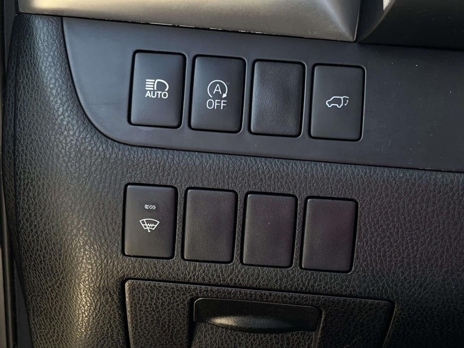 Used 2017 Predawn Gray Mica Toyota XLE image 37